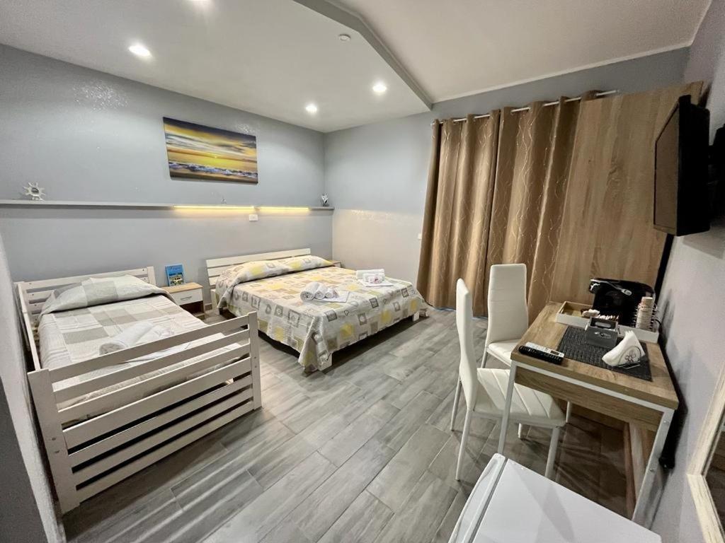 The Queen Tropea Exterior photo